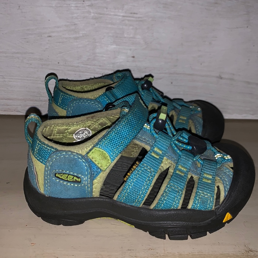 3/$25 Kids Keen Sandals Sz 10